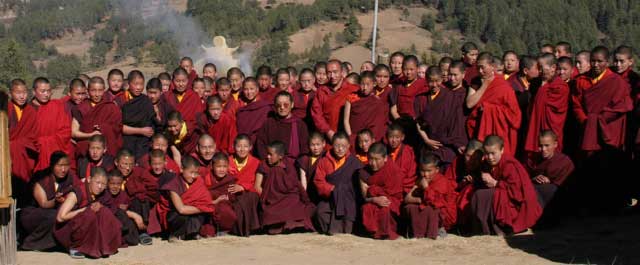 Gangteng Rinpoche and nuns of PCI